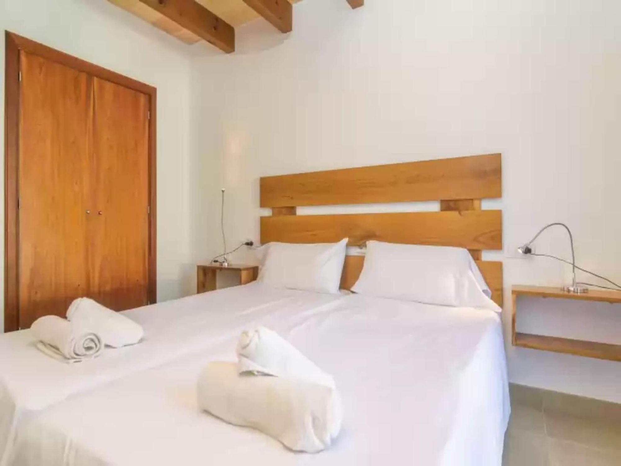Villa With Private Pool In Cala Pi